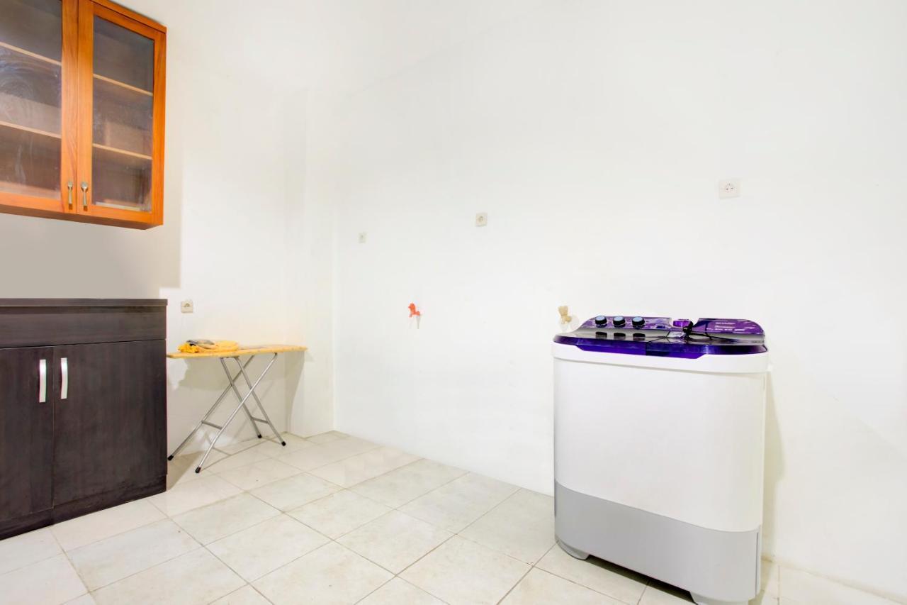 Vaccinated Staff - Spot On 3928 Terrace House Syariah Hotel Pondoktjing Dua Екстериор снимка